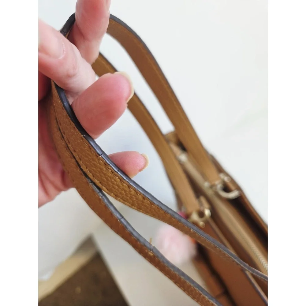 Guess Albury Shopper Charm Tote Brown Shoulder Bag‎ Faux Leather Large